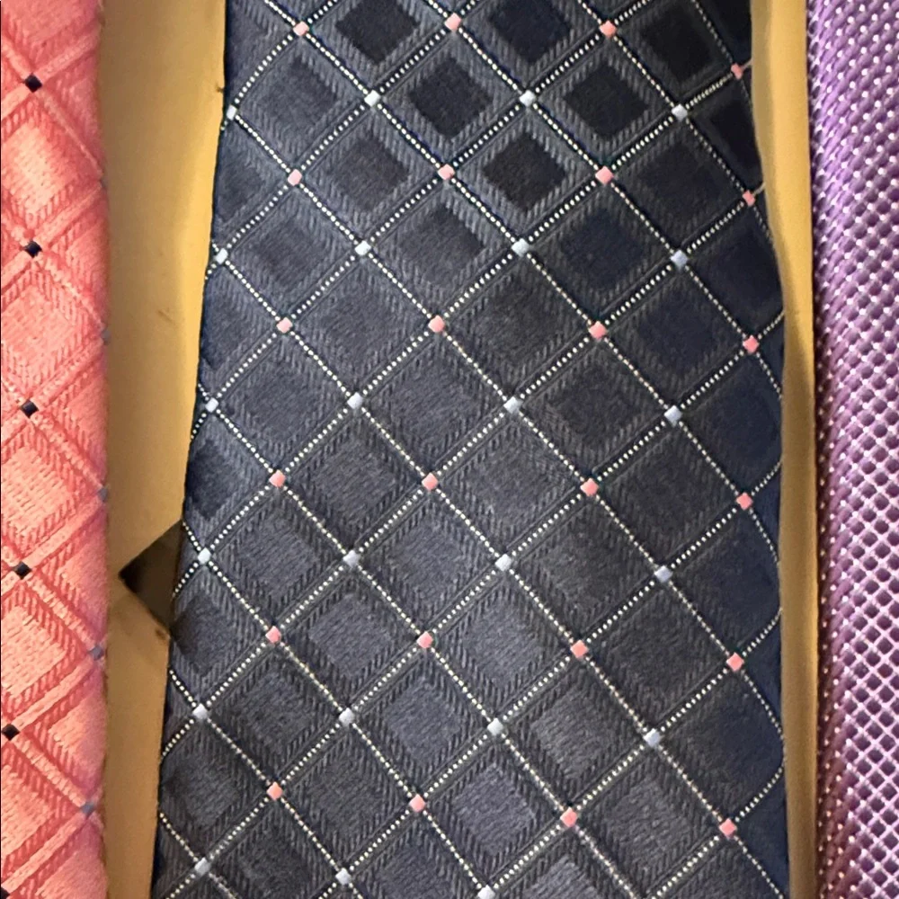 Club Room Men’s Tie Bundle NWT 4 Pack Gray Pink Navy Purple Classic Gift - Picture 4 of 10